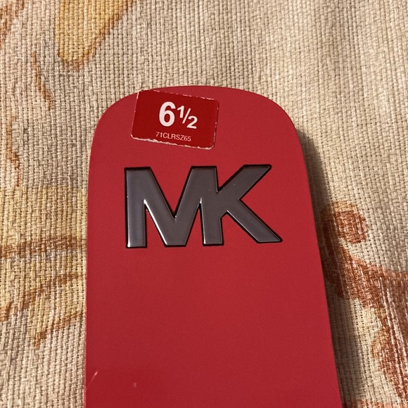 MK Jesse rhinestone studded flat sandal in fuschia. Size 6 1-2. New without tags - Picture 3 of 8